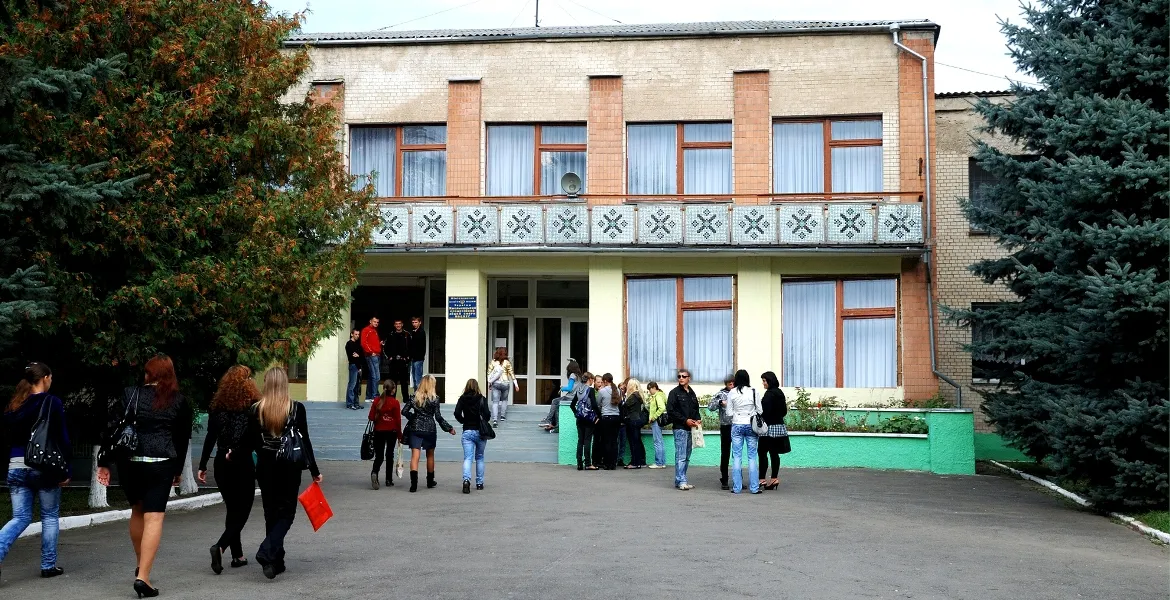 Хмельницький центр професійно-технічної освіти сфери послуг