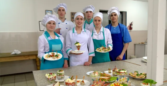 Хмельницький центр професійно-технічної освіти сфери послуг — фото 1