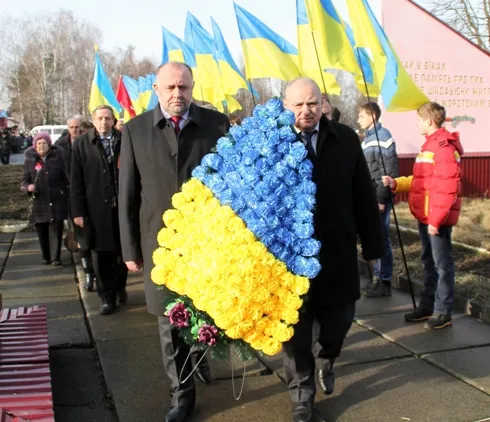 Хмельниччиною крокує Всеукраїнська естафета пам'яті “Слава визволителям України” — фото 3