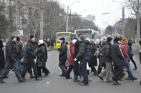У Хмельницькому мітингувальники заблокували вулиці (Відео) — фото 1