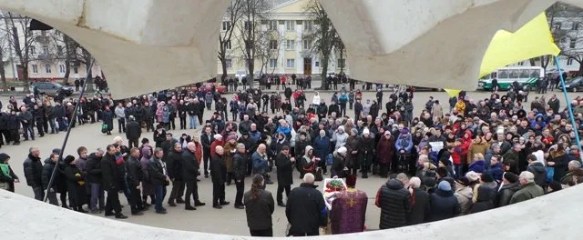 У Хмельницькому попрощалися із вбитою Людмилою Шеремет (Фоторепортаж) + (Відео) — фото 3
