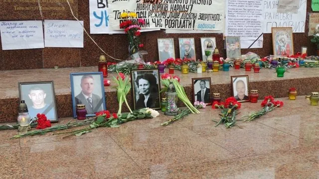 У Хмельницькому попрощалися із вбитою Людмилою Шеремет (Фоторепортаж) + (Відео) — фото 6