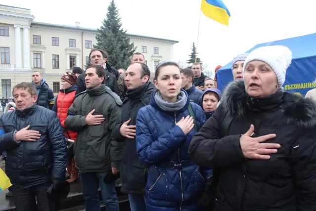 Хмельничани на недільному віче рішуче засудили агресію Кремля проти України (Фоторепортаж) — фото 1