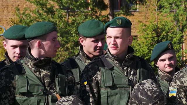 79 хмельницьких прикордонників поїхали у Чонгар (Фоторепортаж) + (Відео) — фото 2