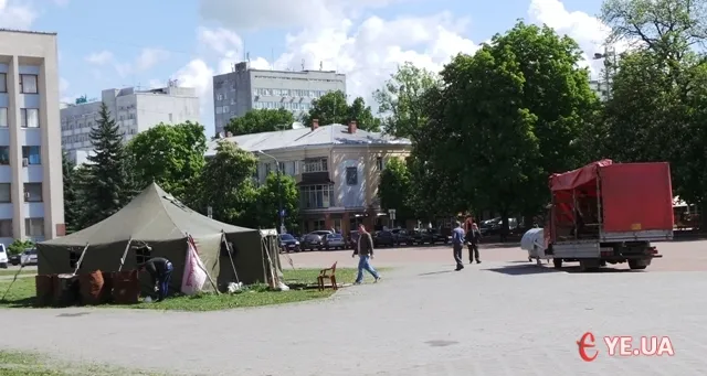З революційного майдану згорнули останній намет (Фото) + (Відео) — фото 3