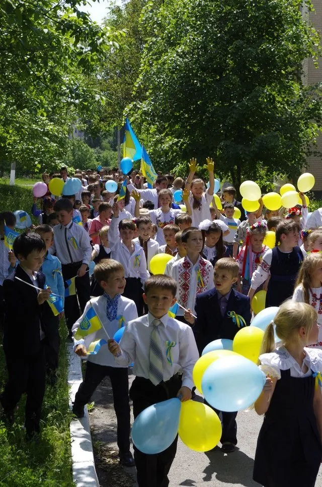 У Кам'янець-Подільському відбувся флешмоб «Я українець і пишаюсь цим» (Фото) — фото 2