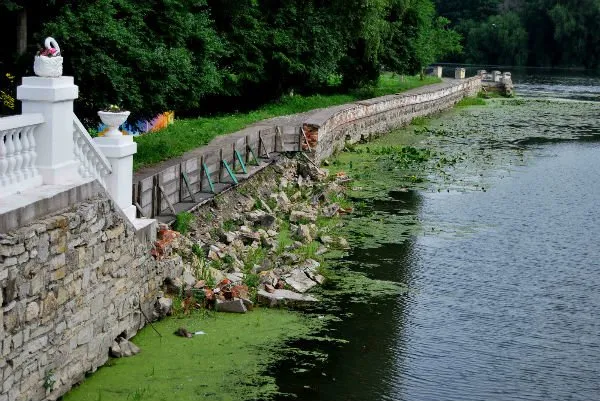 Хмельницьку набережну незабаром відремонтують (Фото) — фото 3