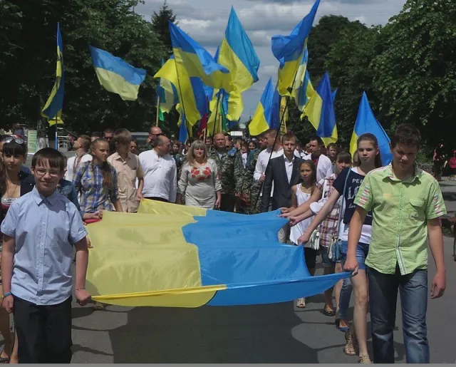 На Хмельниччині встановила пам’ятник Небесній сотні (Фоторепортаж) — фото 2