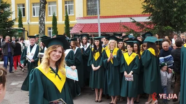 Прикордонна академія відсвяткувала випуск під вигуки «Гірко!» (Фоторепортаж) + (Відео) — фото 9