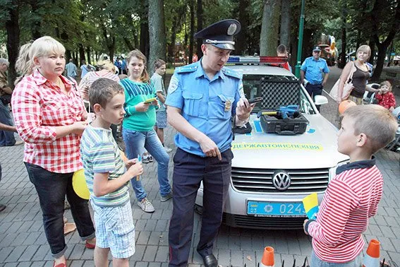 Міліціонери долучились до всеукраїнської акції «Місто професій» (Фото) + (Відео) — фото 1