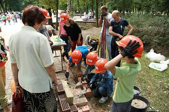 Міліціонери долучились до всеукраїнської акції «Місто професій» (Фото) + (Відео) — фото 3