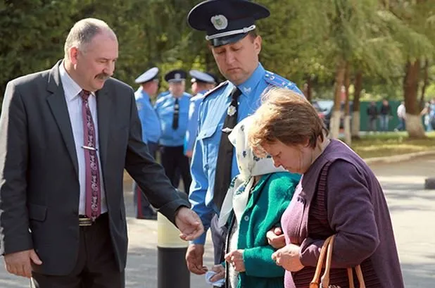 У Хмельницькому вшанували пам'ять загиблих працівників міліції (Фоторепортаж) + (Відео) — фото 6