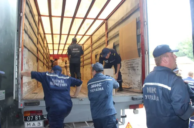 Рятувальники доставили мешканцям Сходу України, 19 тис. гігієнічних наборів від Фонду Народонаселення ООН (Фото) + (Відео) — фото 3