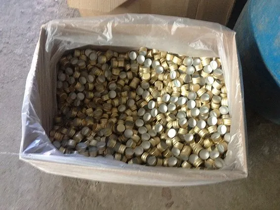 На Хмельниччині виявили підпільний цех по виготовленню фальсифікованої горілки (Фото) — фото 2