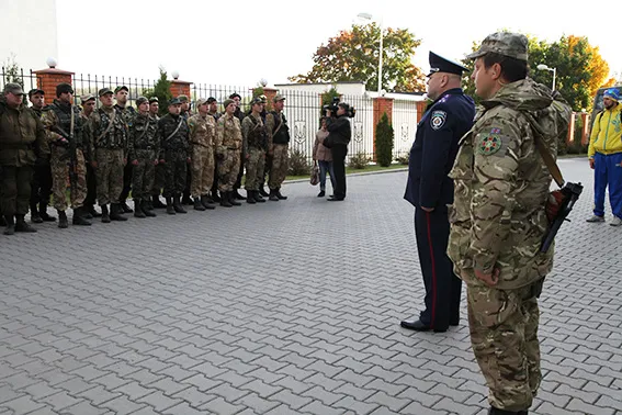 Хмельничани урочисто зустріли нацгвардійців, які кілька місяців боронили Україну у зоні АТО (Фоторепортаж) + (Відео) — фото 2