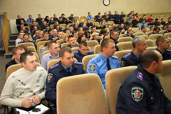 Міліціонери навчалися правильно реагувати на можливі порушення виборчого законодавства — фото 1