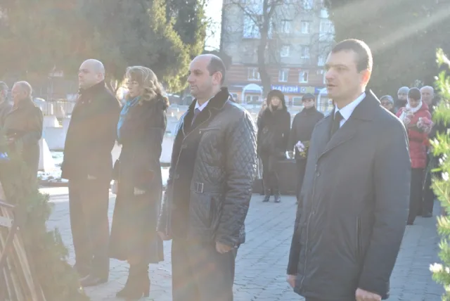 На Військовому кладовищі вшанували пам’ять воїнів-визволителів (Фоторепортаж) — фото 1