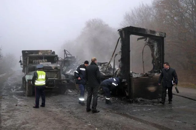 Внаслідок ДТП на Хмельниччині водій згорів разом із вантажівкою (Фото) — фото 2
