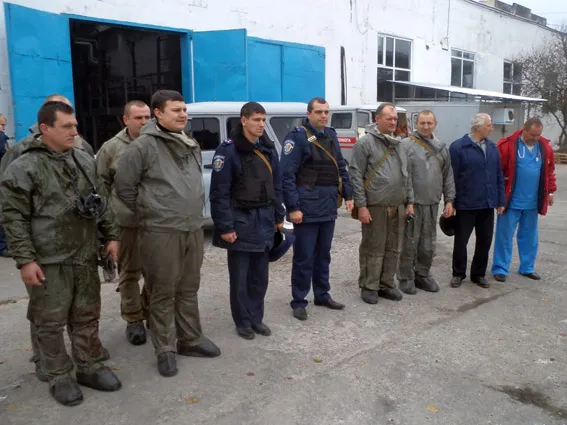 Рятувальники ліквідували умовну аварію на хімічно-небезпечному підприємстві (Фото) — фото 3