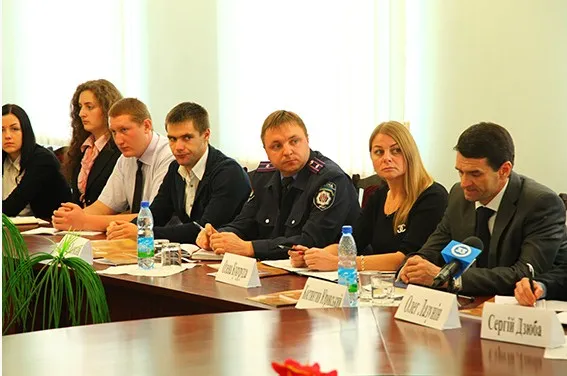 Хмельницький приєднався до всеукраїнського проекту протидії контрабанді тютюну (Фото) — фото 1