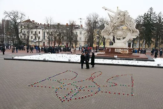 У Хмельницькому вшанували пам'ять жертв Голодомору (Фоторепортаж) — фото 2