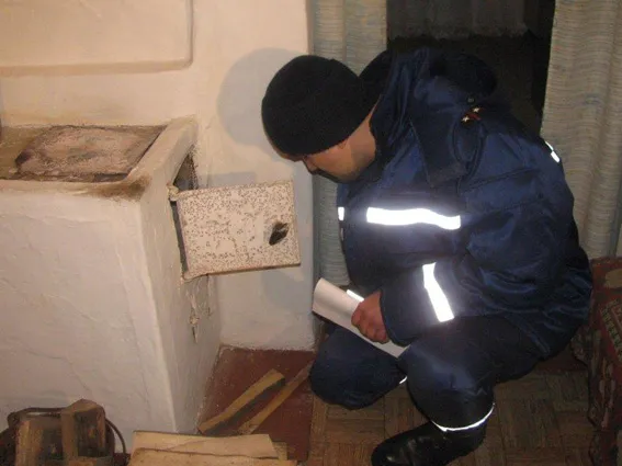 Рятувальники роз’яснили правила пожежної безпеки незахищеним верствам населення (Фото) — фото 4