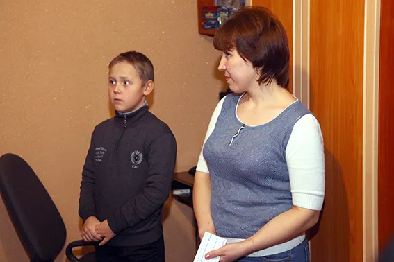 Напередодні Дня Святого Миколая дільничні інспектори відвідали сім'ю учасника АТО (Фото) — фото 1
