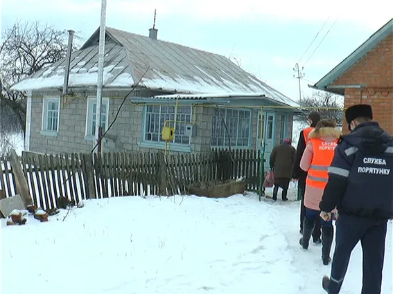 Рятувальники разом закликають громадян замислитися над питаннями власної безпеки (Фото) — фото 2