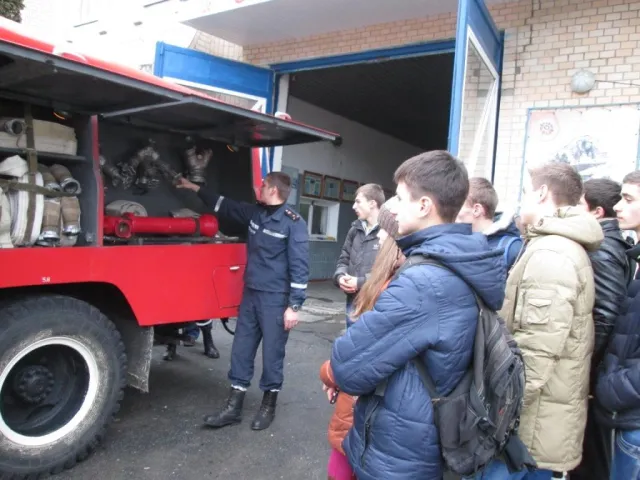 Школярів ознайомили із професією рятувальника (Фото) — фото 1
