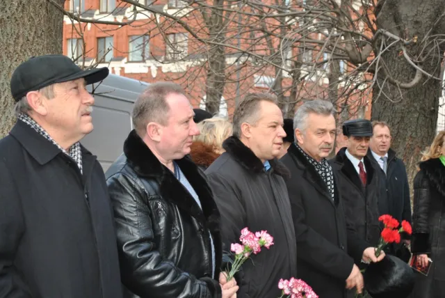 У Хмельницькому вшанували пам'ять В’ячеслава Чорновола (Фото) — фото 2
