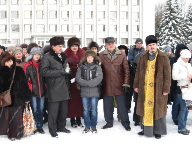 Шепетівчани запалили символічний вогонь з Вифлеєму (Фото) — фото 1