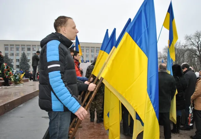 У Хмельницькому відбувся Марш миру «Я - Волноваха» (Фото) — фото 1