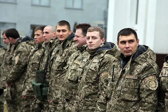 Хмельницькі міліціонери вирушили на службу у зону АТО (Фото) + (Відео) — фото 2