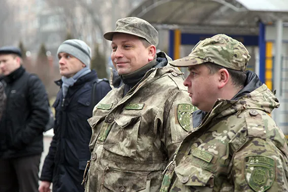 Хмельницькі міліціонери вирушили на службу у зону АТО (Фото) + (Відео) — фото 3