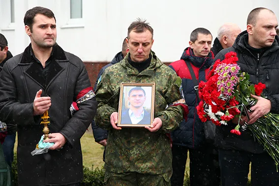 В останню путь провели 32-річного майора міліції Олександра Співачука (Фото) + (Відео) — фото 2