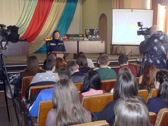 Студентів навчали діям під час різноманітних екстремальних ситуацій (Фото) + (Відео) — фото 2