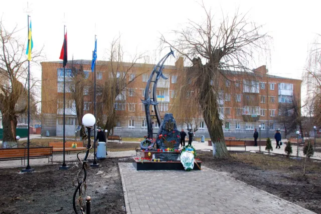 На День святого Валентина відбулося відкриття пам’ятника Героям «Небесної сотні» (Фото) — фото 8