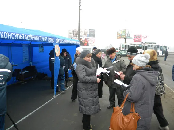 Під час сільськогосподарського ярмарку, рятувальники роз’яснювали правила поведінки у непередбачуваних ситуаціях (Фото) — фото 2