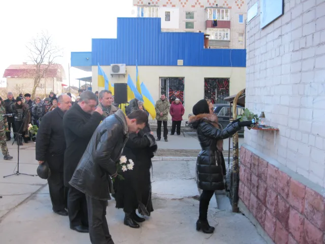 Відкрили пам'ятну дошку Герою України - Миколі Дзявульському (фото) — фото 1