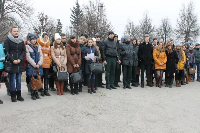 Студенти вшанували пам’ять загиблих Героїв Небесної Сотні (фото) — фото 2