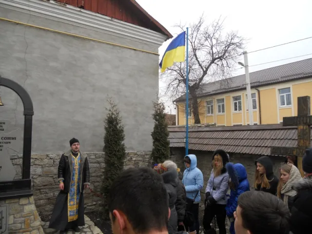 Студенти вшанували пам’ять загиблих Героїв Небесної Сотні (фото) — фото 3