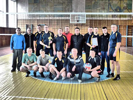 Правоохоронці провели волейбольний турнір пам'яті загиблого 24-річного колеги (фото) — фото 3