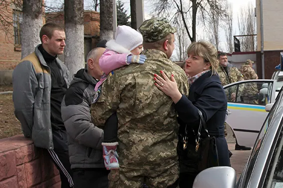 Хмельницькі ДАІшники вирушили охороняти порядок на дорогах у зоні АТО (фото) — фото 2