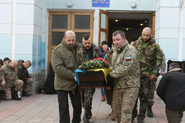 Кам’янець-Подільський  попрощався з Миколою Флерко, який трагічно загинув на сході (фото) — фото 2