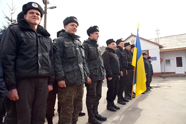До Хмельницького із двохмісячного відрядження повернулося 60 військовослужбовців Нацгвардії (фото) — фото 6