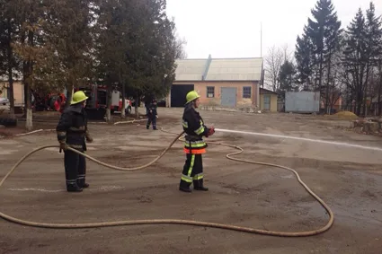 Рятувальники ліквідовували умовну надзвичайну ситуацію на території районної філії в ПАТ «Хмельницькгаз» (фото) — фото 2