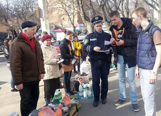 Боротьбу зі стихійними ринками хмельницька міліція розпочала з профілактичних бесід — фото 1