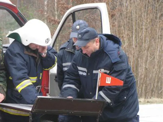 Рятувальники навчались ліквідовувати умовну лісову пожежу (фото) — фото 1