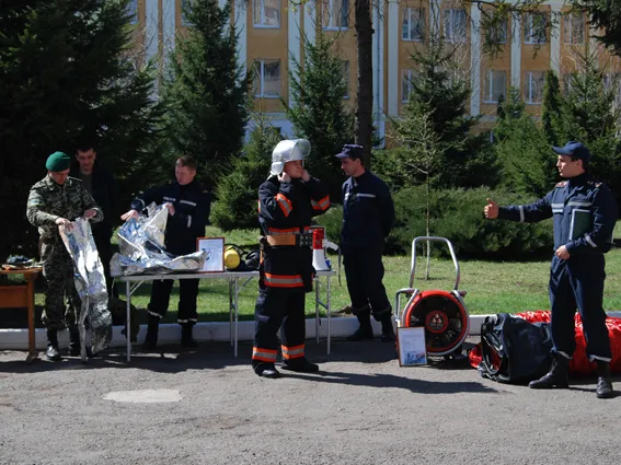 Рятувальники навчали прикордонників діям під час можливих надзвичайних ситуацій (фото) — фото 3