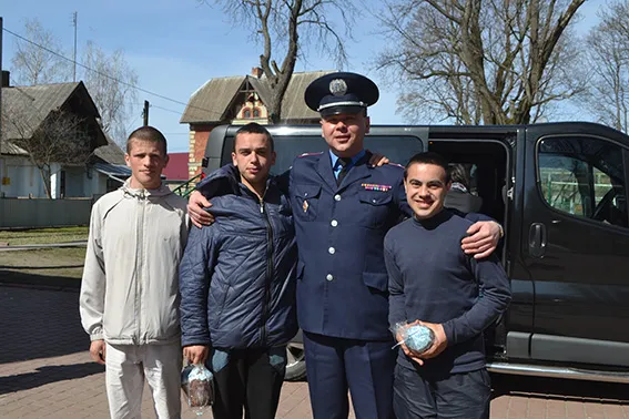 Міліціонери з великодніми подарунками відвідали школу-інтернат (фото) — фото 5